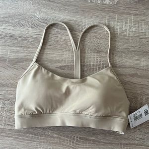 NWT Lululemon Sports Bra Size 6